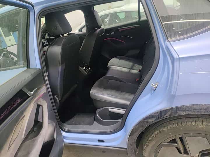 Фото 4 - Volkswagen Tiguan L Pro