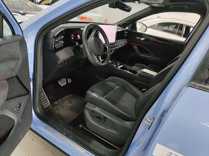 Фото 7 - Volkswagen Tiguan L Pro