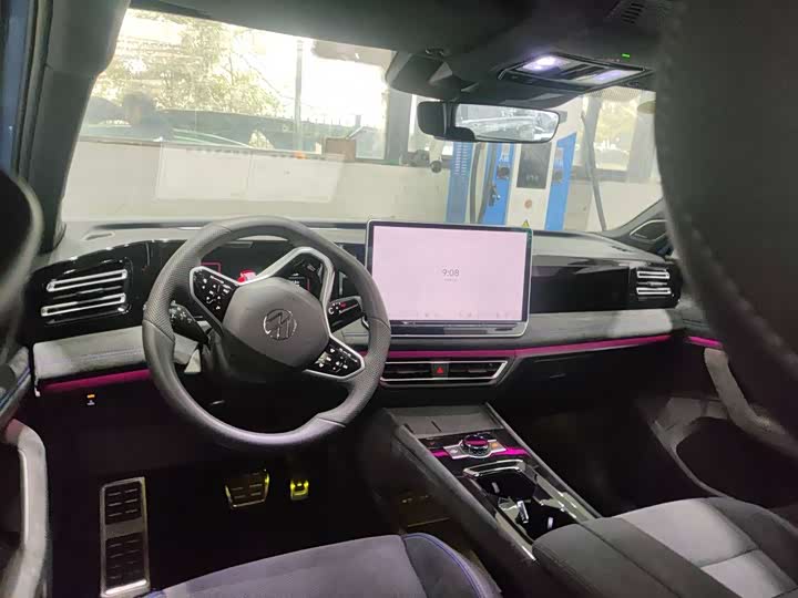 Фото 9 - Volkswagen Tiguan L Pro