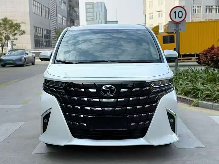 Фото 2 - Toyota Alphard
