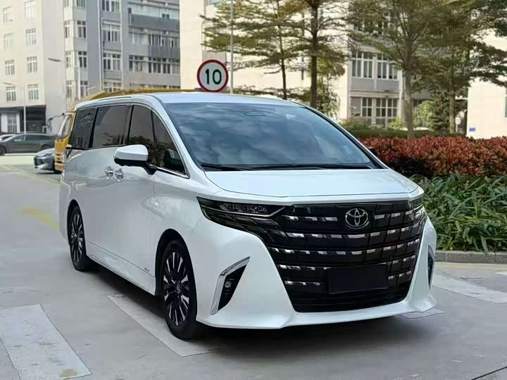 Фото 3 - Toyota Alphard