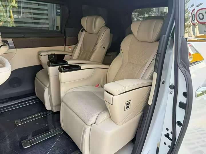 Фото 6 - Toyota Alphard
