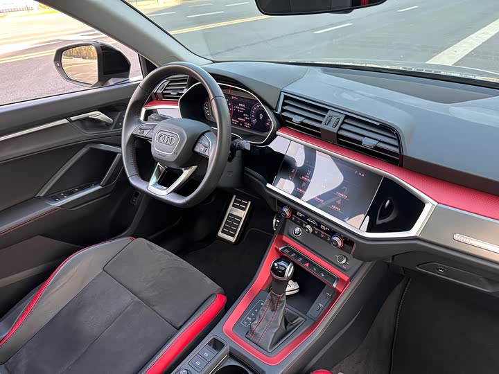 Фото 6 - Audi Q3