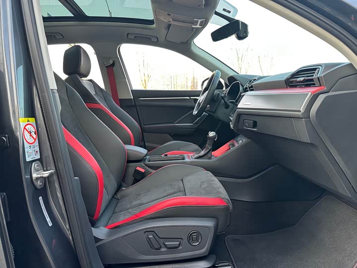 Фото 8 - Audi Q3