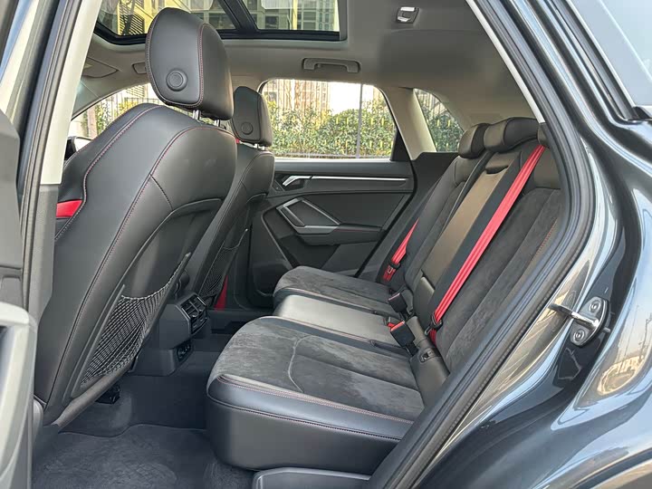 Фото 9 - Audi Q3