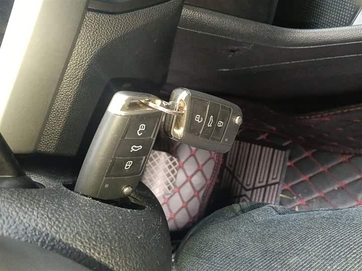 Фото 8 - Volkswagen Lavida