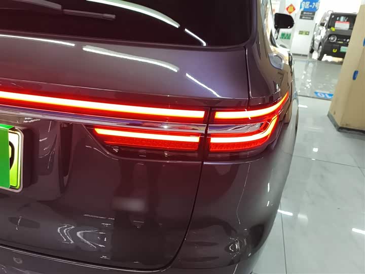 Фото 8 - LiXiang One