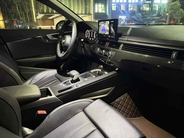 Фото 7 - Audi A4L