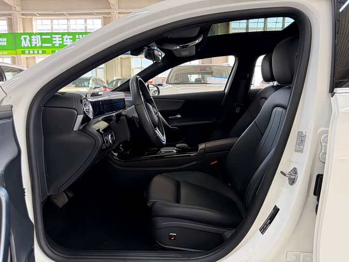 Фото 8 - Mercedes-Benz A-Class