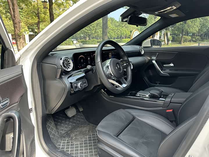 Фото 8 - Mercedes-Benz A-Class