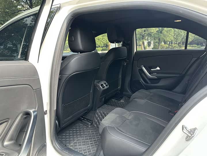 Фото 9 - Mercedes-Benz A-Class