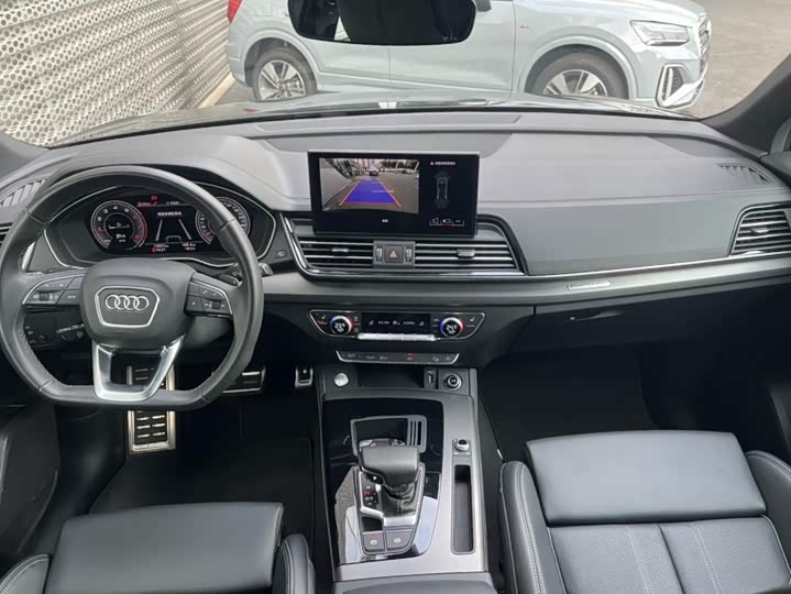 Фото 8 - Audi Q5L
