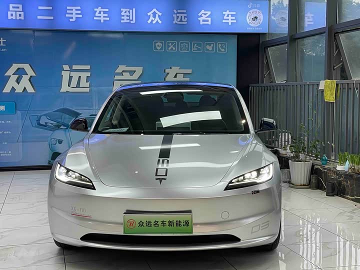 Фото 2 - Tesla Model 3