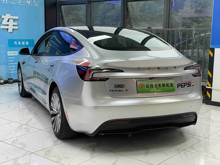 Фото 5 - Tesla Model 3