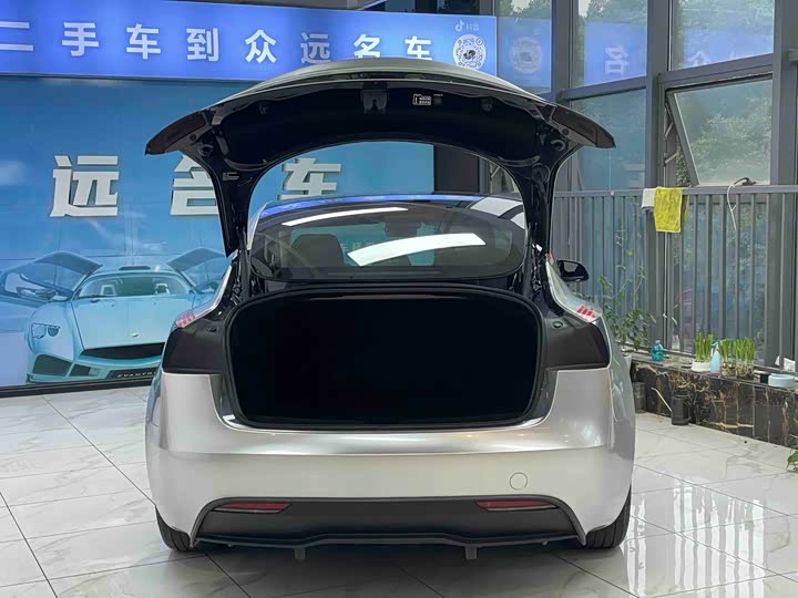 Фото 7 - Tesla Model 3