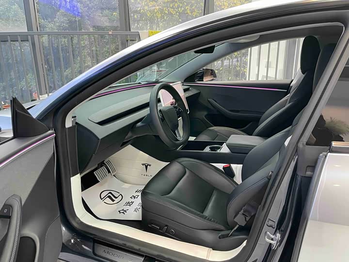 Фото 8 - Tesla Model 3