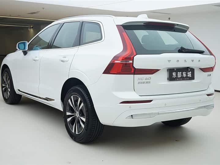 Фото 4 - Volvo XC60
