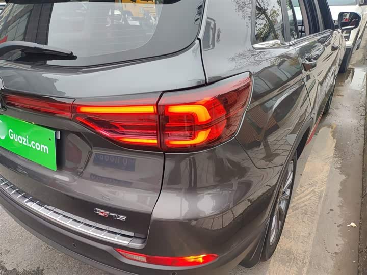 Фото 8 - Changan CS75