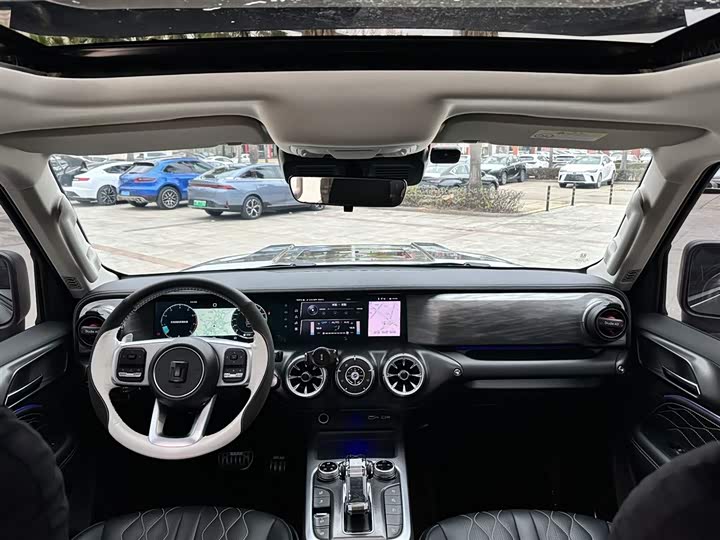 Фото 3 - Tank 300