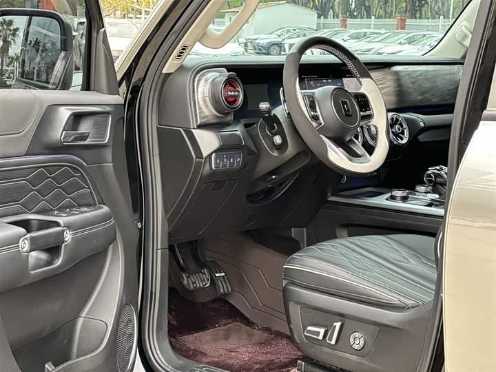 Фото 9 - Tank 300