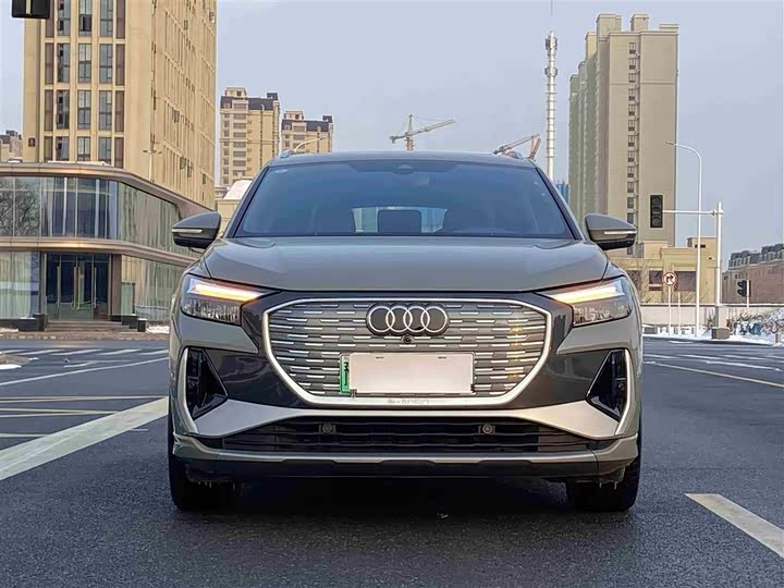 Фото 2 - Audi Q4 e-tron