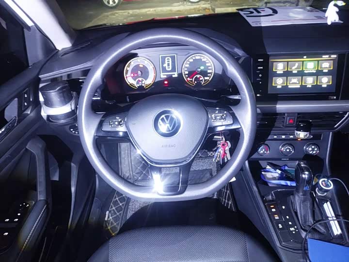 Фото 3 - Volkswagen Lavida