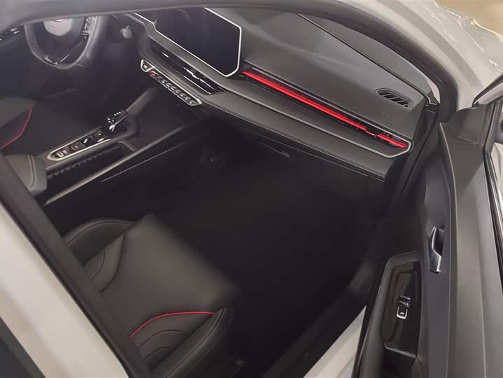 Фото 8 - Geely Binrui