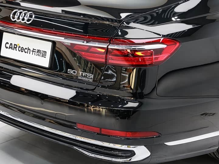 Фото 9 - Audi A8