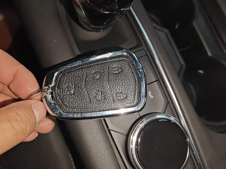 Фото 9 - Cadillac XT5