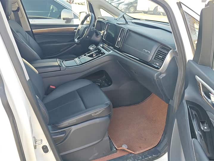 Фото 8 - GAC Trumpchi M8