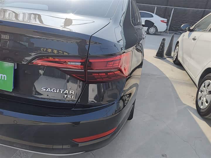 Фото 8 - Volkswagen Sagitar L