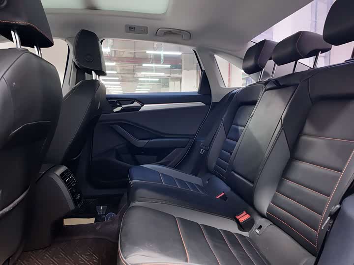 Фото 7 - Volkswagen Sagitar L