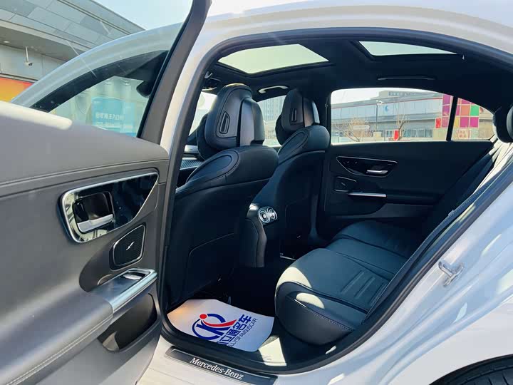 Фото 7 - Mercedes-Benz C-Class