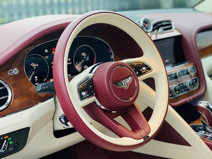 Фото 5 - Bentley Bentayga