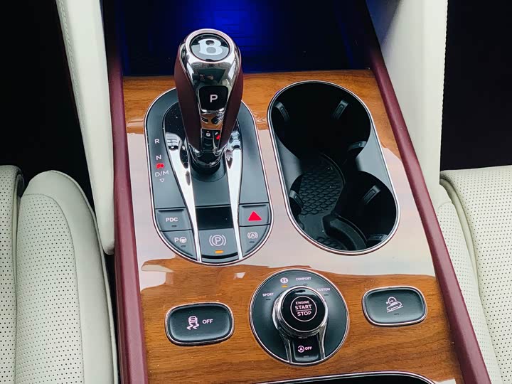 Фото 6 - Bentley Bentayga