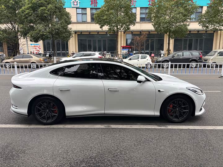 Фото 8 - IM motors L6