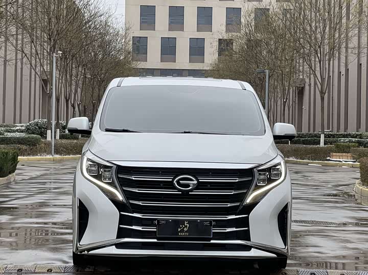 Фото 2 - GAC Trumpchi M8