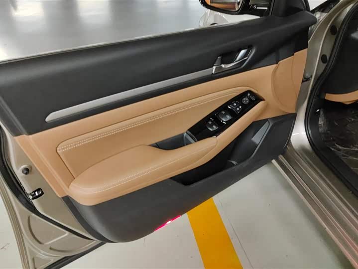 Фото 7 - Nissan Teana