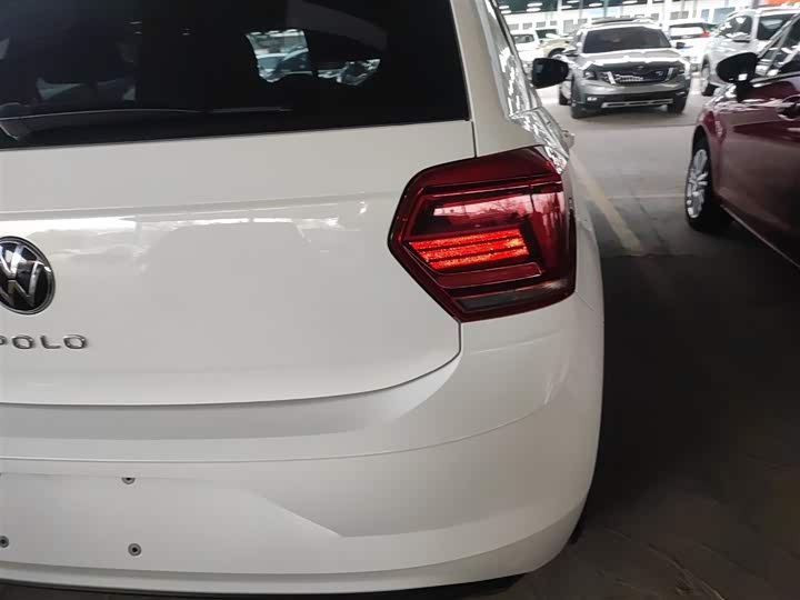 Фото 8 - Volkswagen Polo