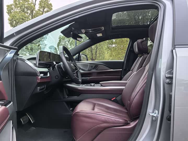 Фото 9 - Cadillac XT5