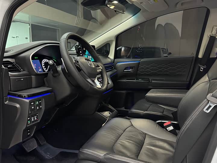 Фото 3 - Honda Elysion