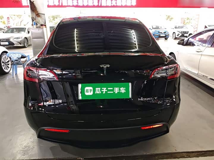 Фото 6 - Tesla Model Y