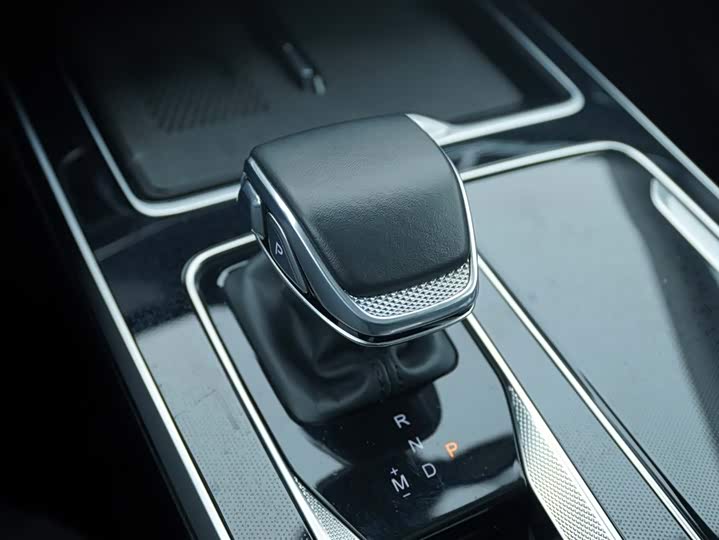 Фото 9 - Hongqi HS5