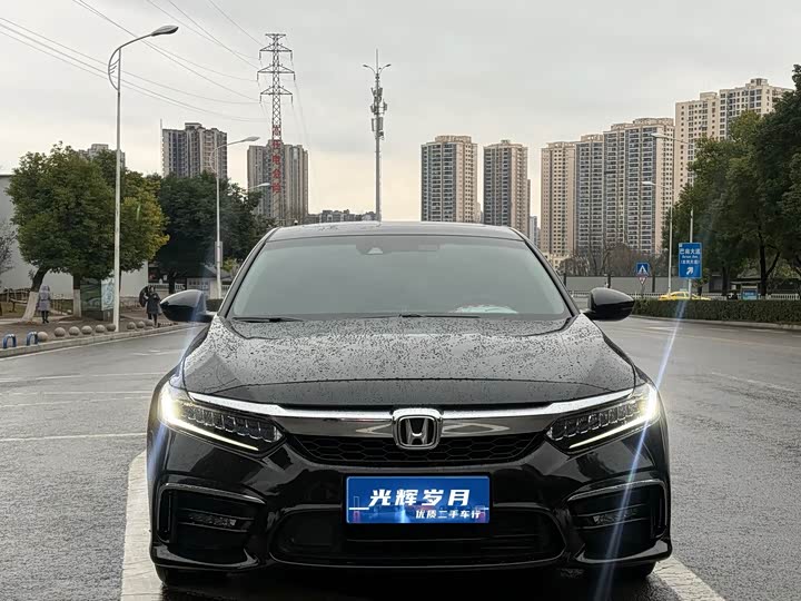 Фото 2 - Honda Inspire