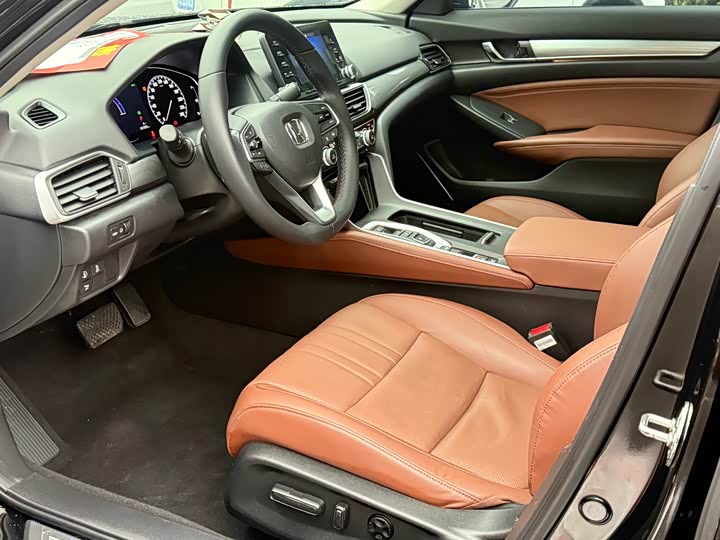 Фото 5 - Honda Inspire