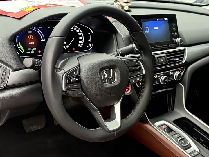 Фото 6 - Honda Inspire