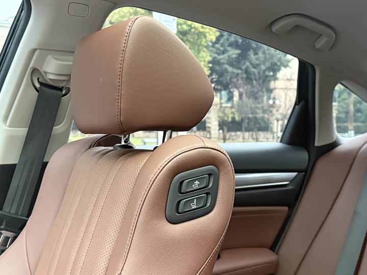 Фото 8 - Honda Inspire