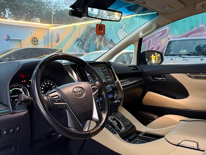 Фото 4 - Toyota Vellfire