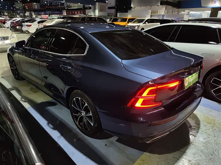 Фото 5 - Volvo S60