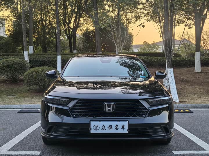 Фото 2 - Honda Accord